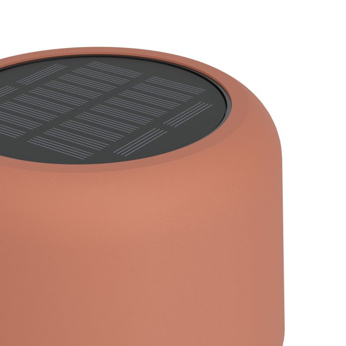 Roccanova 120cm ROT solarleuchte Von Eglo - Roccanova ist eine stilvolle, solarbetriebene Stehlampe, die Form und Funktion für den Innen- und Außenbereich vereint.