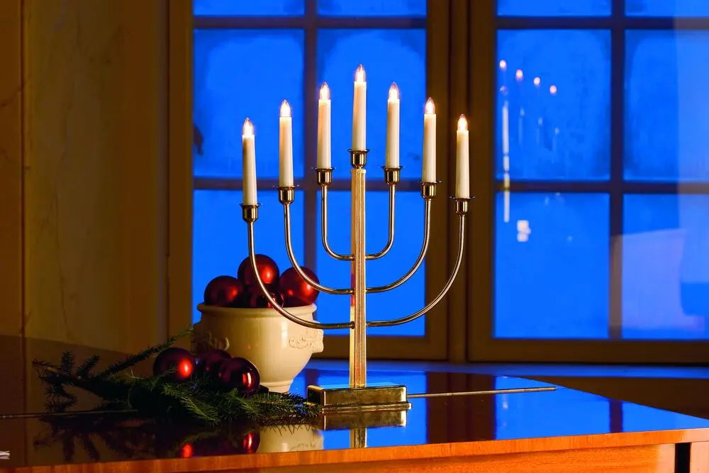 Candelabra 7 Lights Messing Von Konstsmide - Perfekt f&uuml;r traditionelle und moderne Innenr&auml;ume &ndash; Ein zeitloses Detail, das mit Stil und Eleganz die Weihnachtsstimmung hebt!