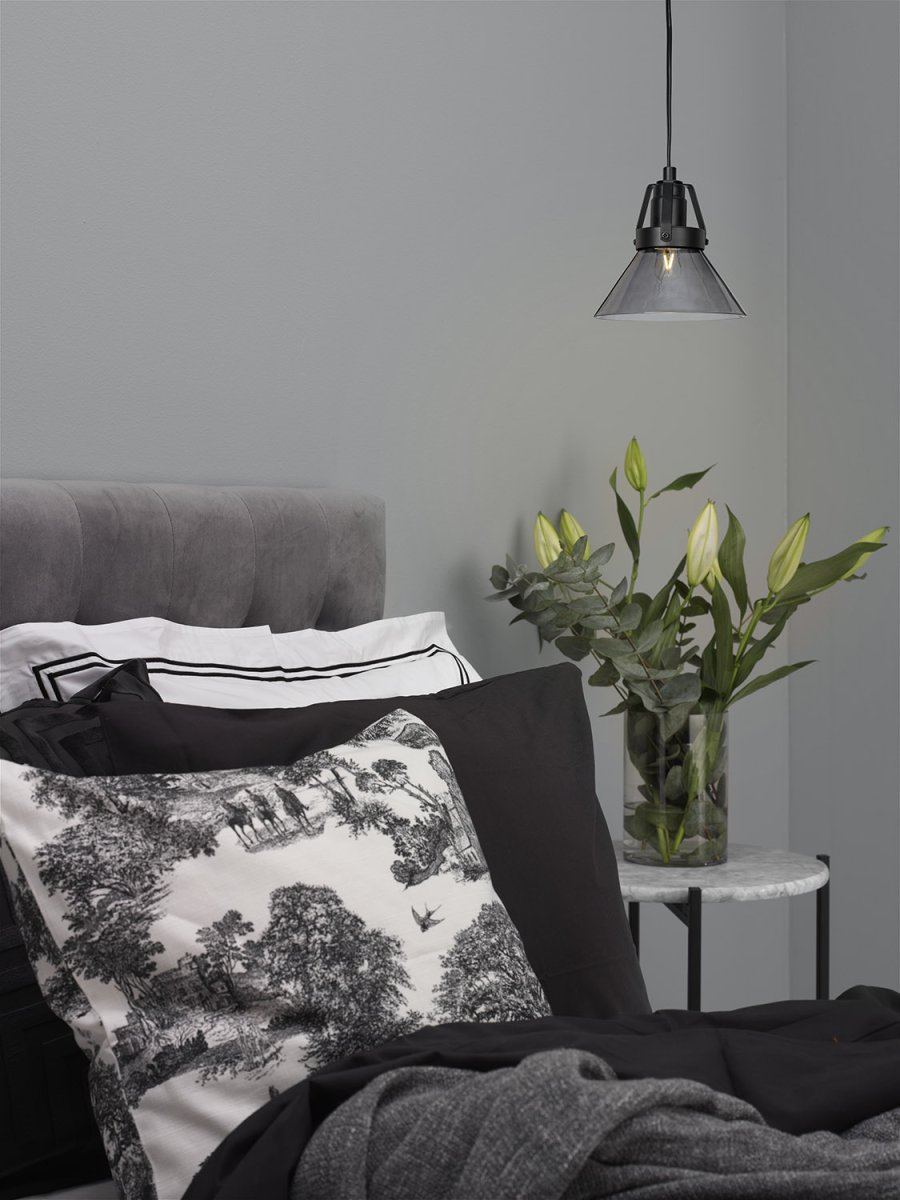 Schusterlampe Ø15 Rauchfarben fensterlampe Von Cottex - Lieferung mit 3,5 m langem schwarzem Kabel und Stecker.