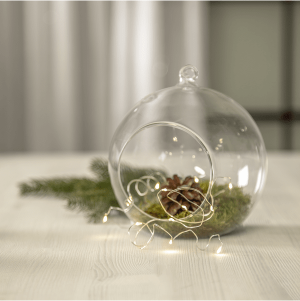 Lichterkette Dew Drop 1,1m Silber Von Star Trading - Die Schleife ist silberfarben mit warmwei&szlig;em Licht.
