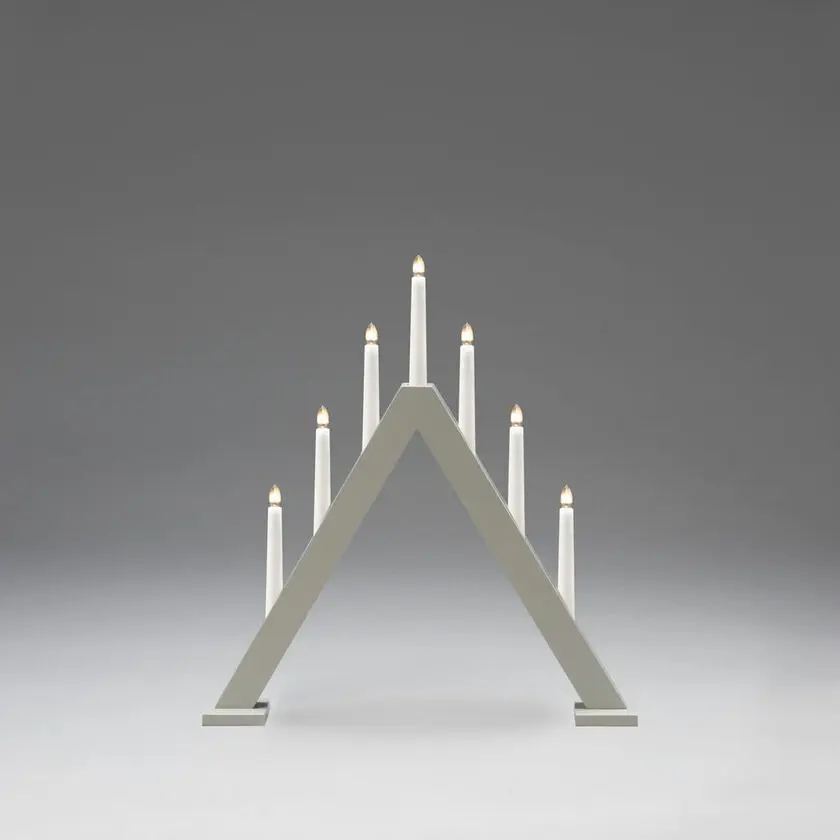 Candelabra 7 Lights Grau Von Konstsmide - Schaffen Sie eine stilvolle und moderne Weihnachtsatmosph&auml;re mit diesem eleganten Adventsleuchter aus grau lackiertem Holz.