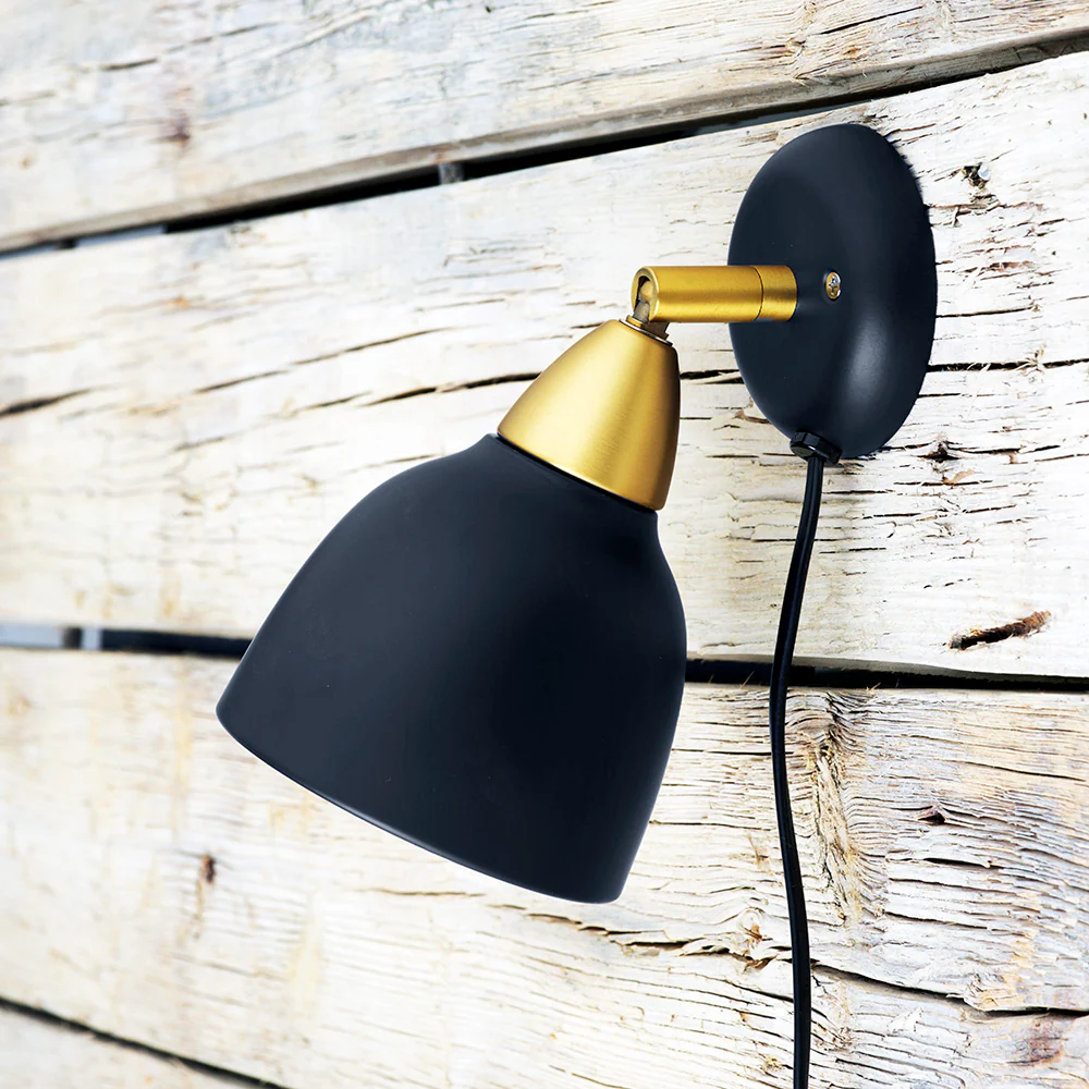 Urban Short Schwarz leselampe Von Superliving - Ideal für Schlafzimmer, Wohnzimmer oder Leseecke – Urban Short ist eine flexible und zeitlose Beleuchtungslösung, die den Stil jedes Raumes unterstreicht!