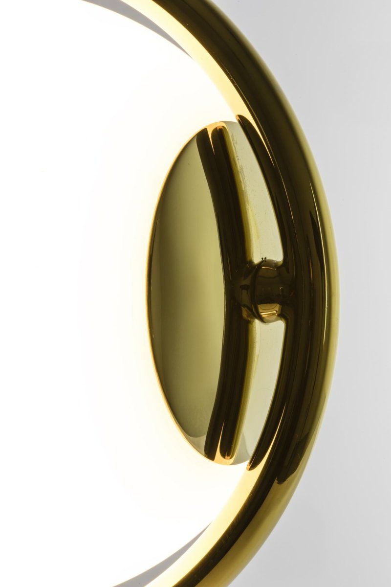 Le Vita 58cm Gold tischlampe Von Faro Barcelona - Le Vita ist eine exklusive Leuchtenserie von Nahtrang, die Schlichtheit und Eleganz in zeitlosem Design vereint.