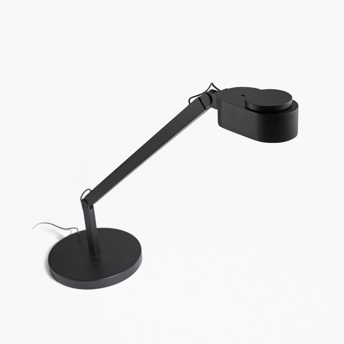 Inviting 86cm Schwarz schreibtischlampe Von Faro Barcelona - Der Leuchtenkopf l&auml;sst sich horizontal und vertikal neigen, und die Helligkeit l&auml;sst sich ganz einfach durch Verschieben des oberen Rings nach vorne oder hinten regulieren.