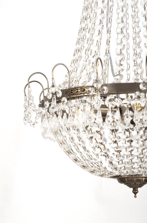 Lang Ø50 Antikes Messing kristall Von Norrsken Design - Die Deckenleuchte Lang in Antikmessing ist ein stattliches Meisterwerk, das Eleganz und Luxus ausstrahlt.