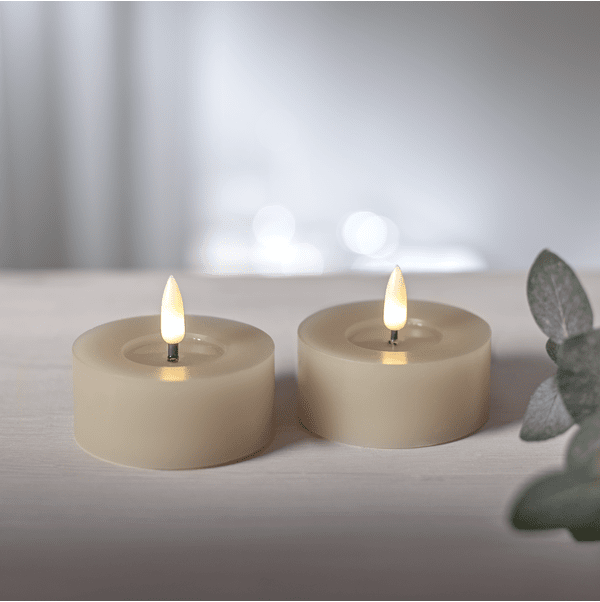LED Teelicht Flamme Flow Beige Von Star Trading - Im Timermodus leuchten die Lichter 6 Stunden lang an und 18 Stunden lang aus (in Wiederholung).