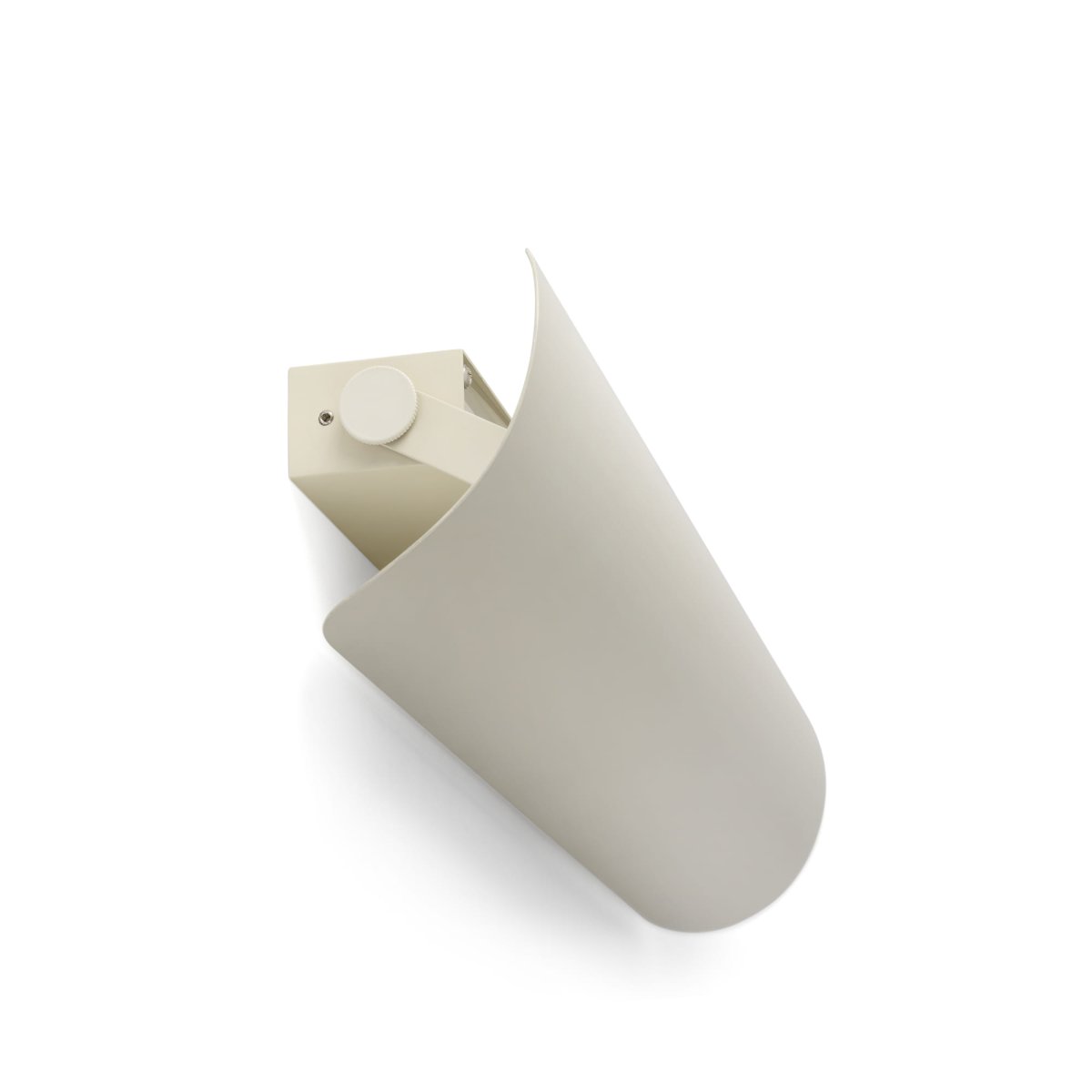 Novo 50cm Beige wandlampe Von Faro Barcelona - Die Leuchte besteht aus Metall und kann sowohl vertikal als auch horizontal montiert werden, wodurch sie flexibel an unterschiedliche R&auml;ume und Bed&uuml;rfnisse angepasst werden kann.