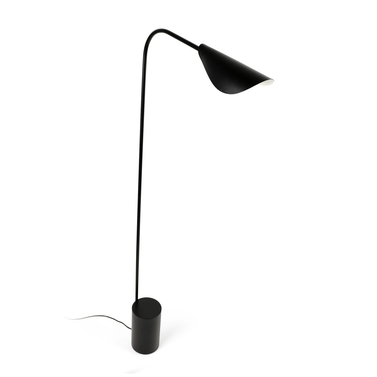 Liggera Schwarz stehlampe Von Faro Barcelona - Dank ihrer Leichtigkeit und stilvollen &Auml;sthetik f&uuml;gt sich Liggera in jede Umgebung ein &ndash; vom modernen Zuhause bis zum kreativen Arbeitsbereich &ndash; und verleiht ihr einen ruhigen, ausgewogenen Ausdruck.