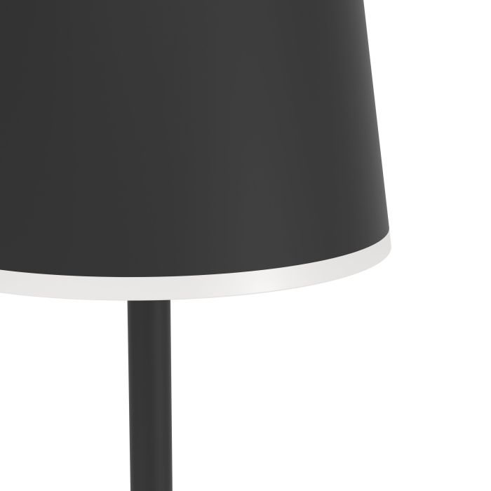 Mannera 140cm Schwarz tragbare Von Eglo - Mannera ist eine wiederaufladbare Stehleuchte in Schwarz und Weiß, die modernes Design mit praktischer Touch-Steuerung verbindet.