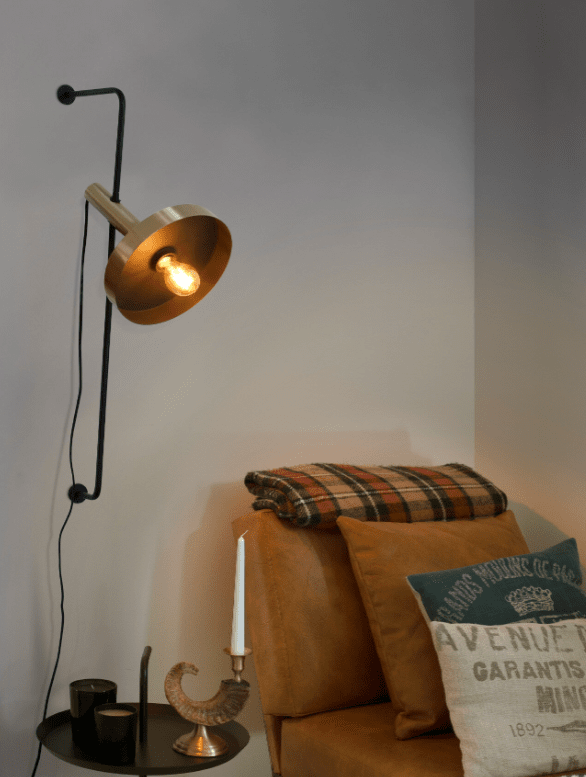 Whizz 84cm Gold/Messing wandlampe Von Faro Barcelona - Die Wandleuchte WHIZZ besticht durch trendige Oberfl&auml;chen, wie beispielsweise die Kombination aus Satingold und Schwarz.