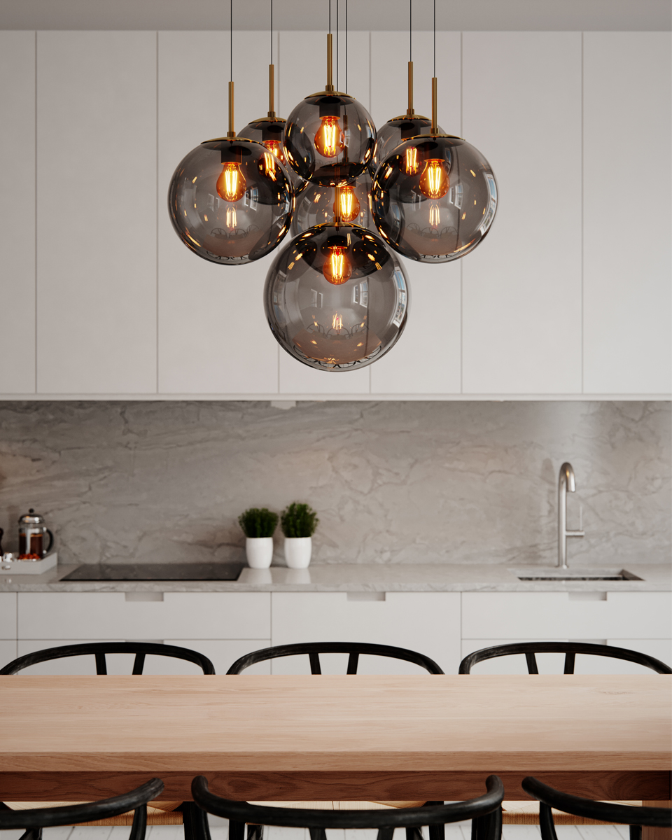 Laura Ø53 Rauchgrau hängelampe Von By Rydéns - Entdecken Sie die Deckenleuchte Laura, eine beeindruckende Kombination aus modernem Design und klassischer Eleganz.