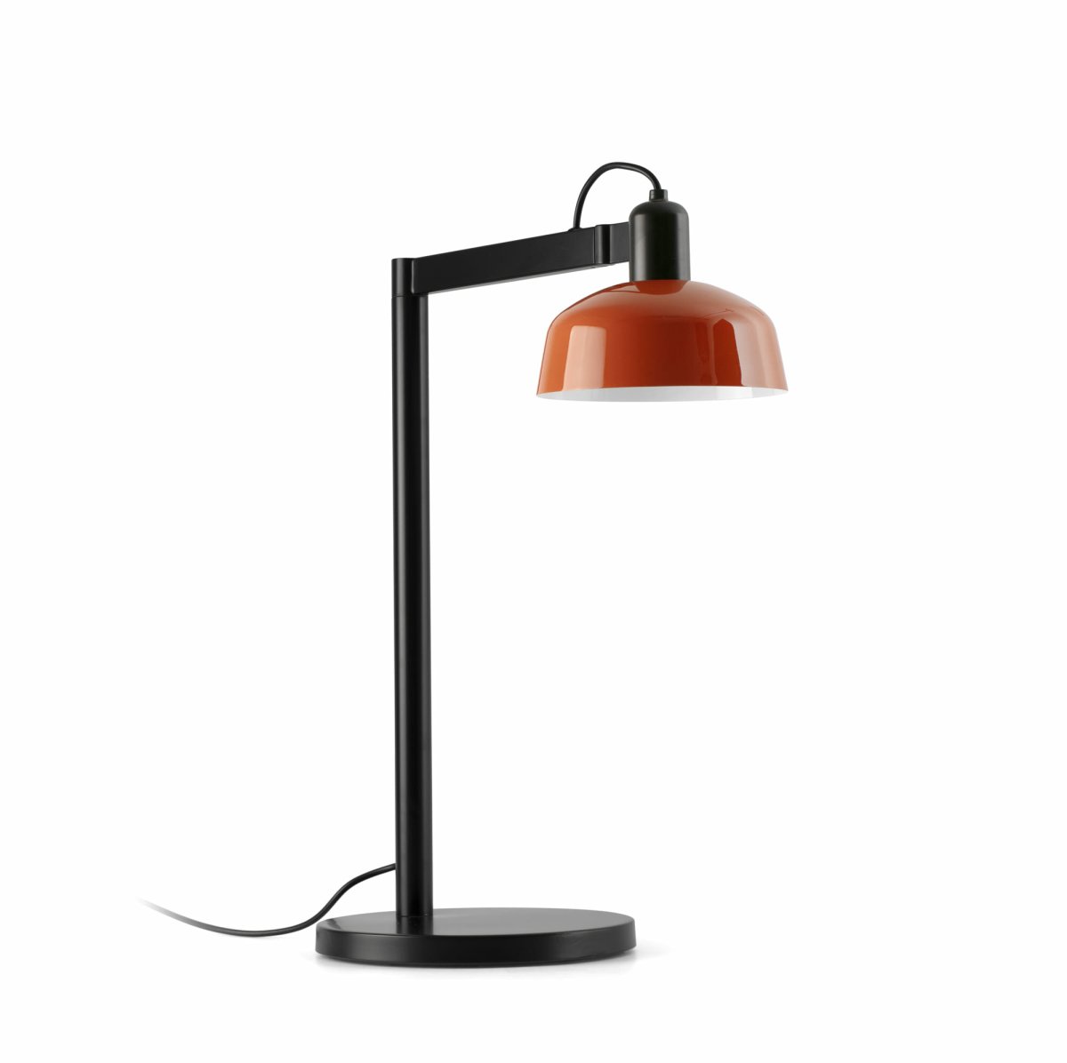 Tatawin 58cm Rot-Orange schreibtischlampe Von Faro Barcelona - Mit ihrer architektonischen Silhouette und den klaren Kontrasten wird Tatawin zu einem dekorativen Lichtpunkt mit Stil und Geschichte.