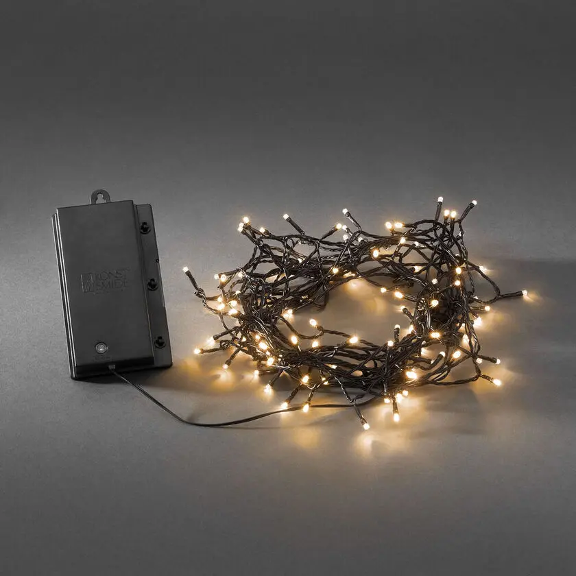 Lichterkette amber 24m Schwarz Von Konstsmide - Schaffen Sie eine magische Atmosph&auml;re mit dieser Lichterkette mit 240 bernsteinfarbenen LED-Lichtern.