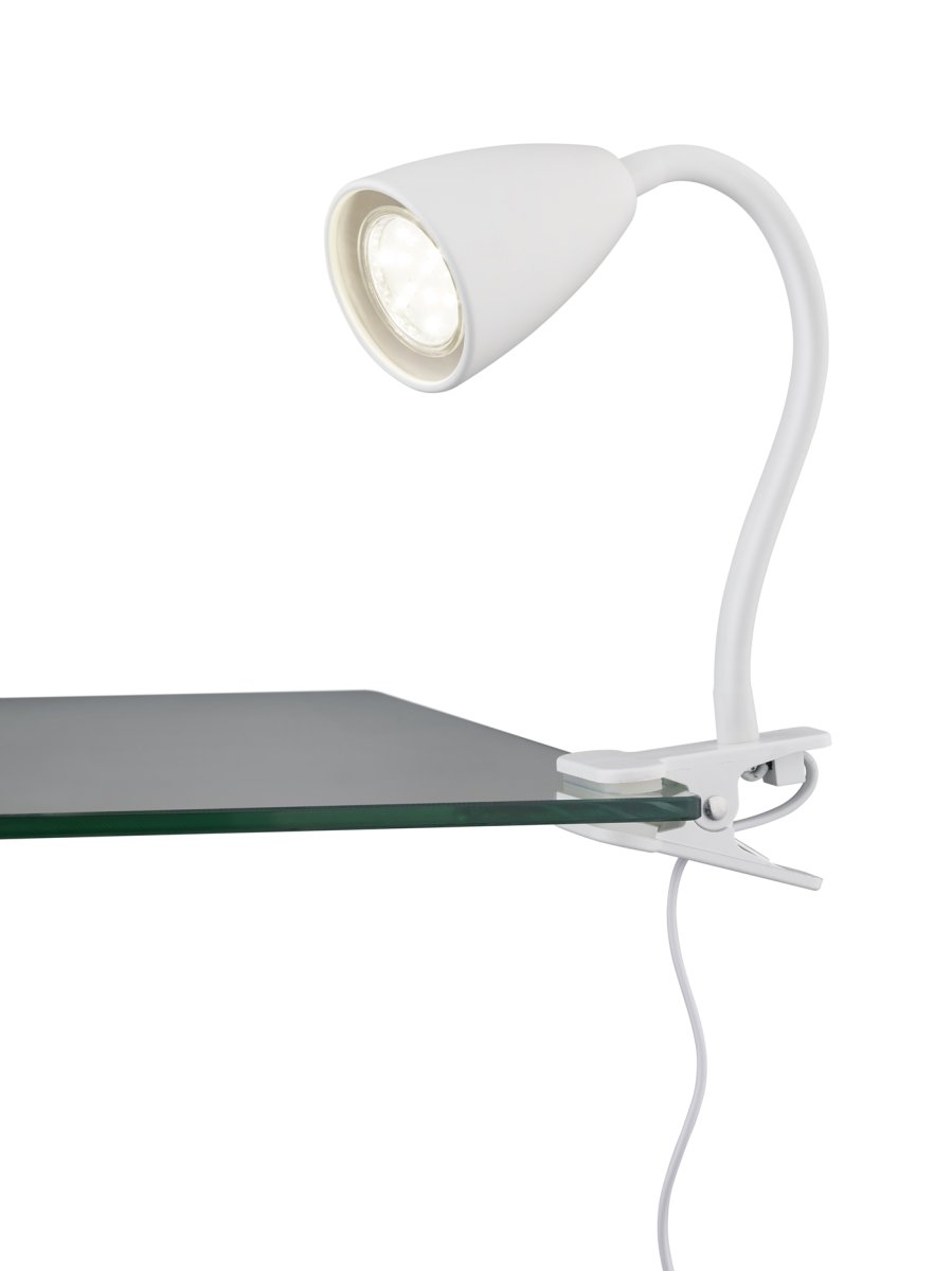 Wanda Weiß klemmlampe Von Trio Lighting - Richtig platziert am Schreibtisch oder im Regal sorgt die Leuchte dank der flexiblen Verstellmöglichkeiten des Leuchtenarms für eine optimale Beleuchtung.