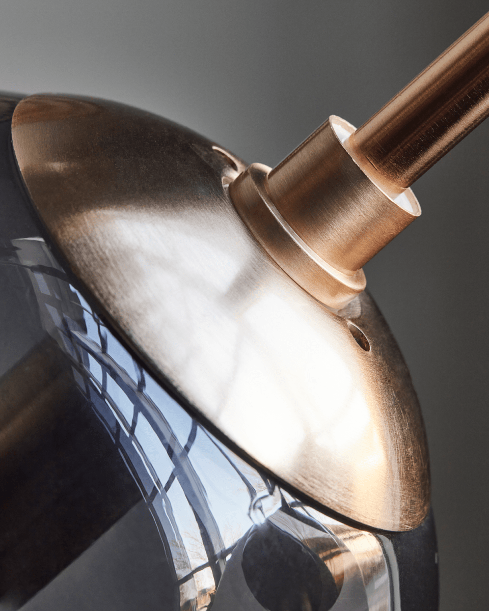 Twice 70cm Messing hängelampe Von House Doctor - Verwenden Sie es &uuml;ber dem Esstisch, in der K&uuml;che oder im Wohnzimmer und erzeugen Sie einen wunderbaren und einzigartigen Glanz im Innenraum.