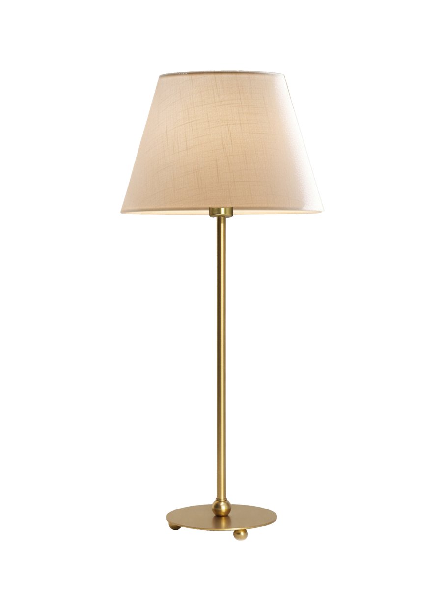 Julie 52cm Messing/Weiß tischlampe Von PR Home - Sie verf&uuml;gt &uuml;ber einen formsch&ouml;nen Lampenfu&szlig; in Messingoptik, der mit einem wei&szlig;en, ovalen Lampenschirm in klassischer Form kombiniert ist und so eine zeitlose und harmonische Optik erzeugt.
