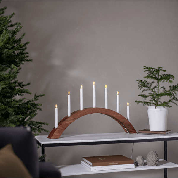 Acca Holz Von Star Trading - Der Adventskerzenst&auml;nder verf&uuml;gt &uuml;ber 7 LED-Lichter, die ein wundersch&ouml;nes Licht verbreiten.