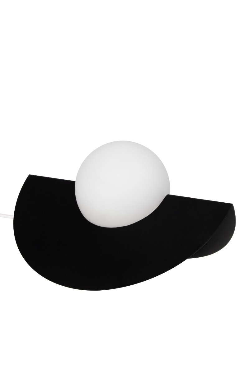 Roccia 17cm Schwarz tischlampe Von Globen Lighting - Roccia ist eine leicht zu platzierende und kompakte Lampe, die sich perfekt f&uuml;r den Schreibtisch oder das B&uuml;cherregal eignet.