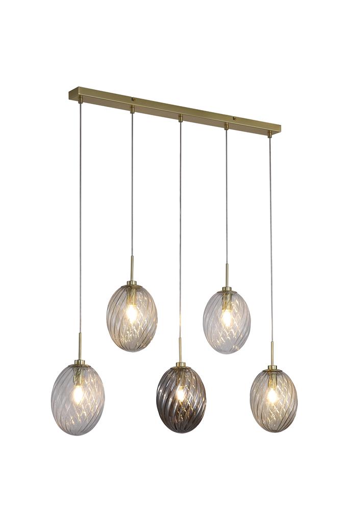 Whirl 92cm Messing hängelampe Von Searchlight - Die spiralförmigen Rippen im Glas erzeugen Struktur und eine lebendige Lichtverteilung, die dem Raum eine sanfte und einladende Atmosphäre verleiht.