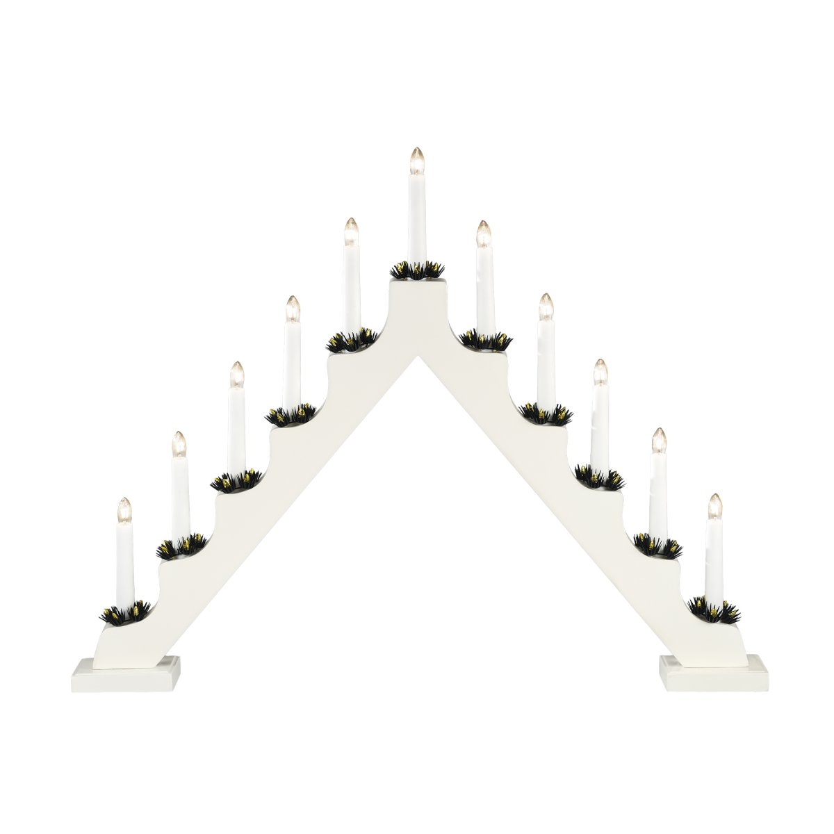 Candelabra 11 Lights Weiß Von Konstsmide - Mit seinen 11 Kerzen in klassischer Trapezform und dekorativen Manschetten sorgt er f&uuml;r eine warme und festliche Atmosph&auml;re im Zuhause.