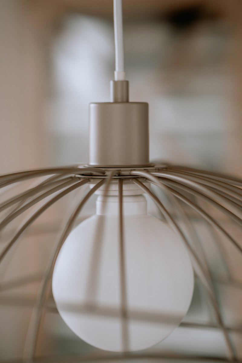 Ray Ø45 Beige hängelampe Von Globen Lighting - Die beiden Schirme k&ouml;nnen auf verschiedene Weise angeordnet werden &ndash; entweder &uuml;bereinander oder ineinander montiert f&uuml;r eine niedrigere Pendelleuchte.