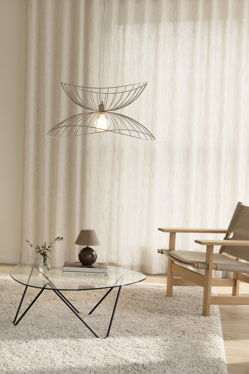 Ray Ø70 Beige hängelampe Von Globen Lighting - Die beiden Schirme können auf verschiedene Weise angeordnet werden – entweder übereinander oder ineinander montiert für eine niedrigere Pendelleuchte.