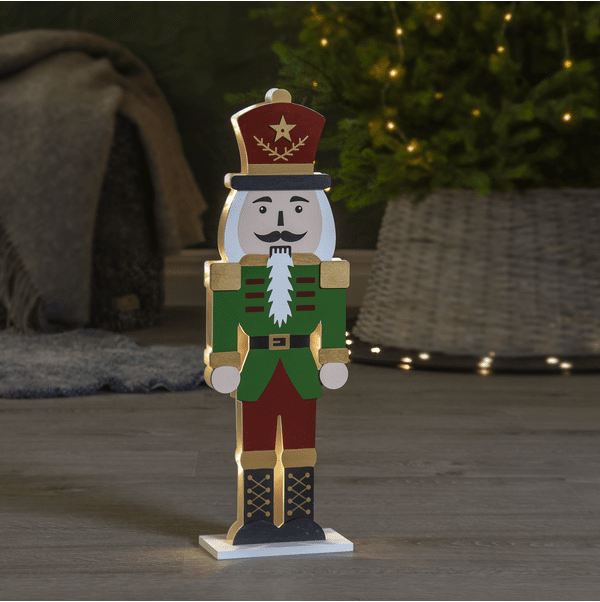 Nutcracker 52cm Mehrfarbig Von Star Trading - Dekorieren Sie Ihren Schreibtisch oder Ihr Regal mit diesem Nussknacker zu Weihnachten und im Advent.