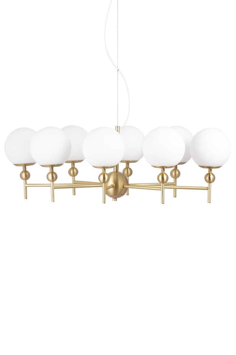 Astrid 85cm Gebürstetes Messing hängelampe Von Globen Lighting - Astrid ist mit ihrem mattwei&szlig;en Glas und dem geb&uuml;rsteten messingfarbenen Metall eine klassische und spektakul&auml;re Pendelleuchte.