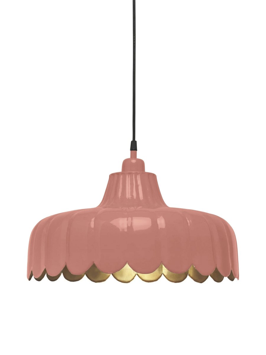Wells Ø45 Dunkelrosa hängelampe Von PR Home - Wells wird Ihr Zuhause mit ihren femininen Formen und ansprechenden Farben bereichern.