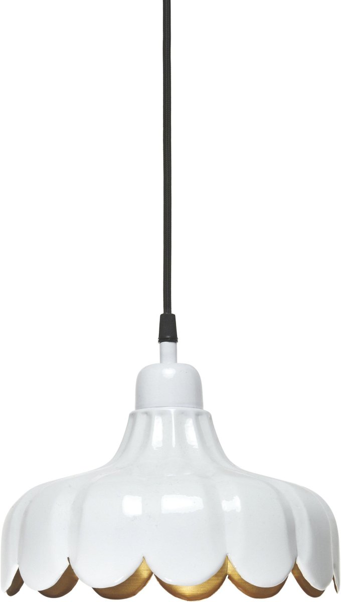 Wells Ø24 Weiß fensterlampe Von PR Home - Wir haben uns von einer Blume inspirieren lassen und diese Serie in mehreren Modellen und Farben kreiert.
