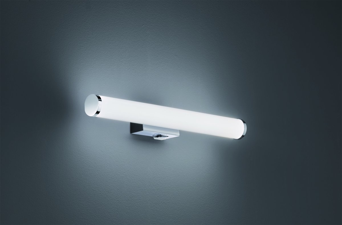Mattimo 40cm Chrom badezimmerlampe Von Trio Lighting - Mit ihrem l&auml;nglichen Design und dem weichen, gleichm&auml;&szlig;igen Licht eignet sie sich mit 40,5 cm ideal f&uuml;r den Einsatz &uuml;ber dem Spiegel.