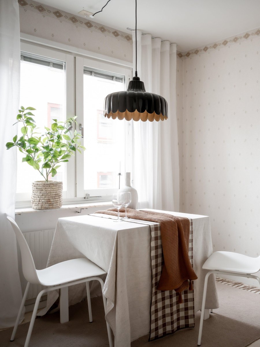 Wells Ø45 Schwarz hängelampe Von PR Home - Wir haben uns von einer Blume inspirieren lassen und diese Serie in mehreren Farben und Modellen kreiert.