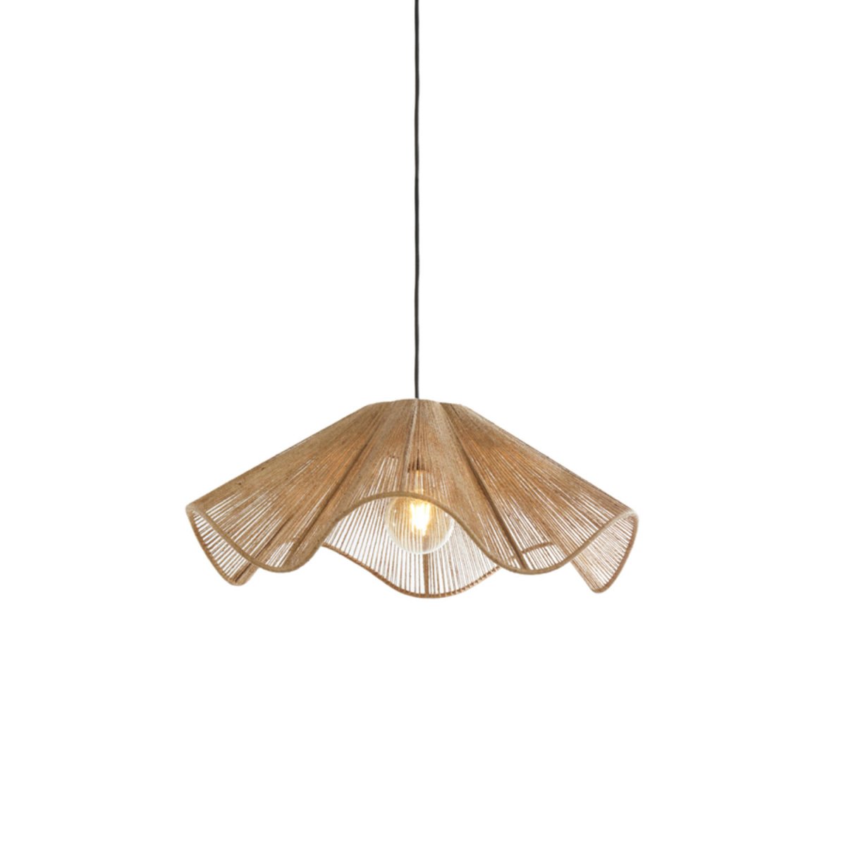 Fodara Ø60 Natur hängelampe Von Light & Living - Der Lampenschirm ist mit gedrehtem Jutefaden umwickelt, was für eine leichte und luftige Optik sorgt.