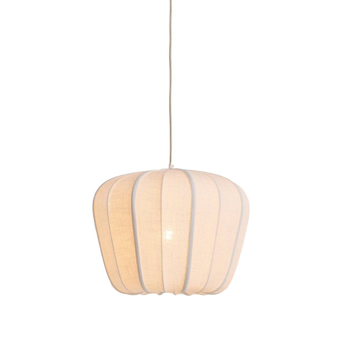 Zubedo Ø50 Cremeweiß hängelampe Von Light & Living - Zubedo besticht durch seine weiche und elegante Form und ist mit cremeweißem Stoff bezogen, der für eine warme und angenehme Lichtverteilung sorgt.