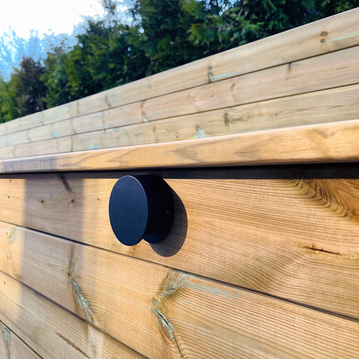Nero Schwarz Von Lightson - Ein flexibles und günstiges 12-Volt-System (sichere Kleinspannung) für Ihren Garten, das Sie einfach selbst installieren und später bei Bedarf auf bis zu 50 Meter erweitern können.
