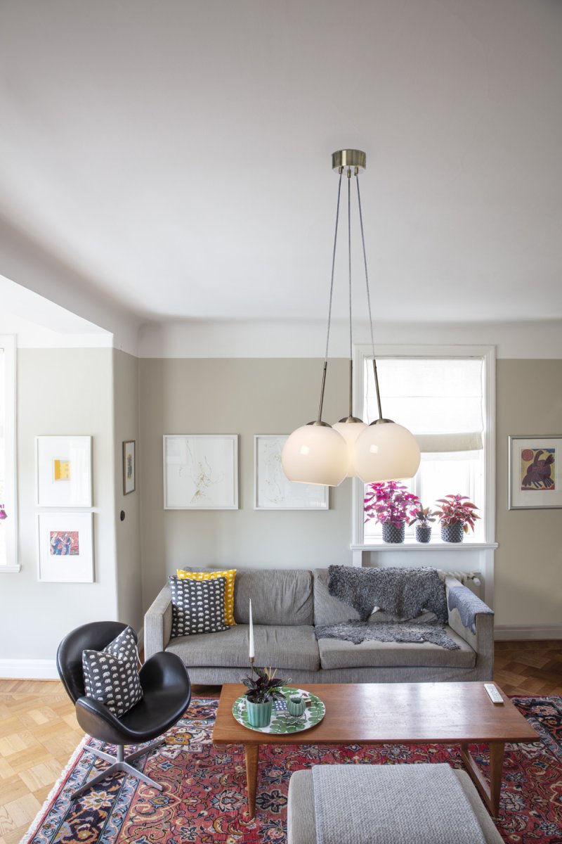 Salle Ø45 Antikes Messing hängelampe Von Cottex - Jede Glaskuppel hat einen Durchmesser von 23 cm, was der Lampe ein weiches und elegantes Aussehen verleiht.