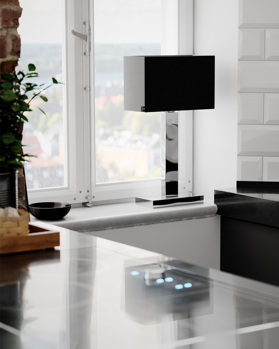 Prime 47cm Chrom tischlampe Von By Rydéns - Entdecken Sie die M&ouml;glichkeiten der Tischleuchte Prime aus Metall mit Stoffschirm und sorgen Sie mit ihrem eleganten Design und der dezenten Beleuchtung f&uuml;r einen bezaubernden Effekt in Ihrem Fenster.