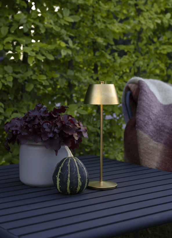 Èze 32cm Mattgold tragbare Von Konstsmide - Die Lampe ist mit einem Touch-Dimmer ausgestattet, sodass Sie die Helligkeit und Farbtemperatur von warmgelbem Licht bis hin zu warmwei&szlig;em Licht einstellen k&ouml;nnen.