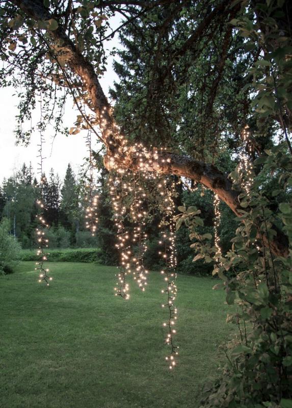 Lichterkette Crispy Ice White 10m Schwarz Von Star Trading - Crispy Ice White ist eine preisg&uuml;nstige Basisserie mit einem breiten Sortiment und das k&auml;ltere Leuchten eignet sich sehr gut f&uuml;r winterliche Umgebungen.