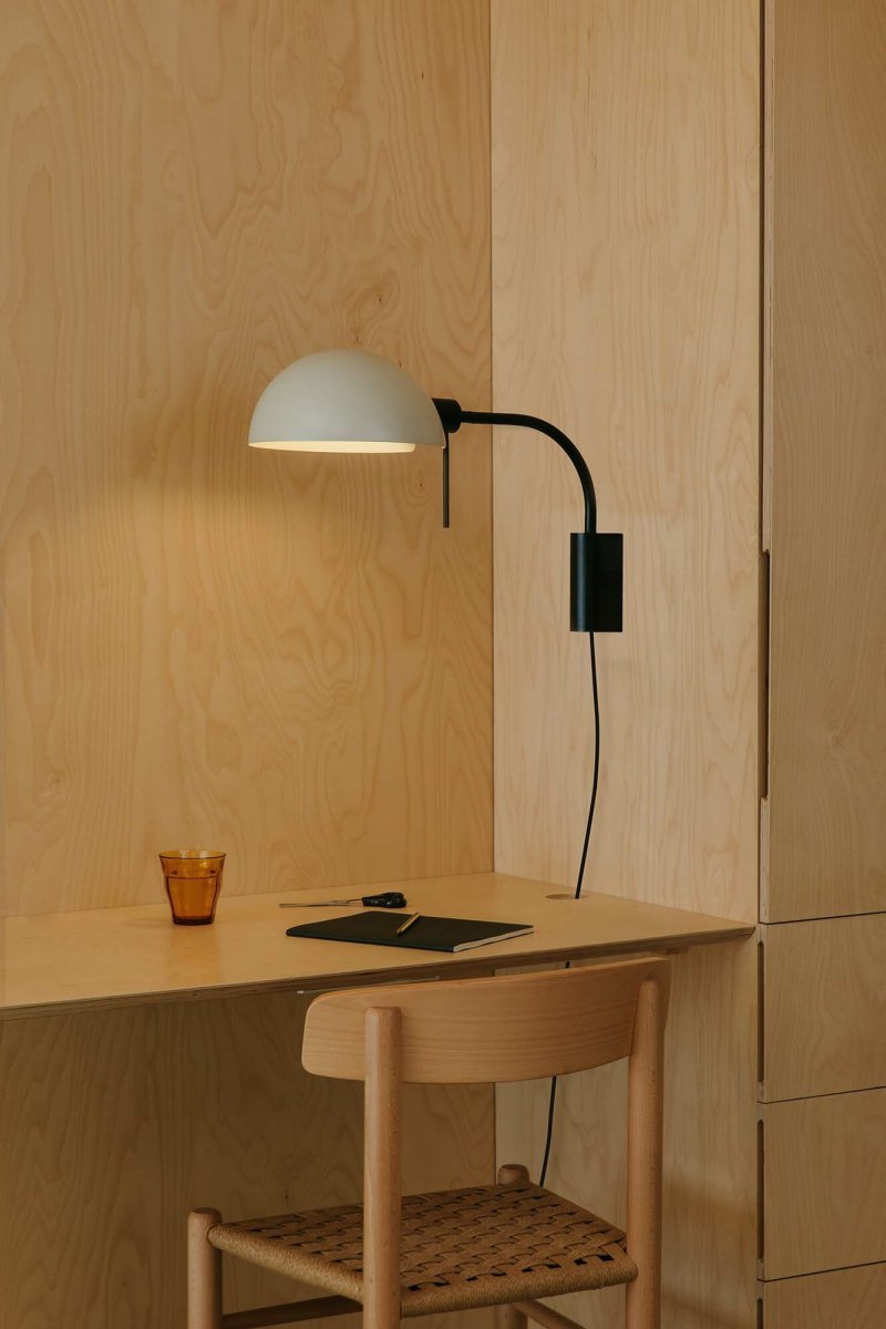 Dominica 50cm Beige wandlampe Von Faro Barcelona - Inspiriert von der &auml;sthetischen Bewegung in Chicago zwischen 1900 und 1940 strahlt sie Authentizit&auml;t und Eleganz aus.