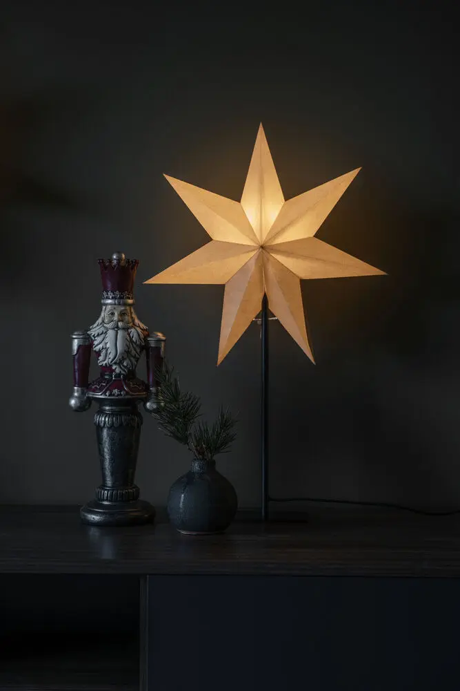 Papierstern Ø40 Beige Von Konstsmide - Schaffen Sie eine warme und einladende Weihnachtsatmosph&auml;re mit diesem wundersch&ouml;nen Papierstern am Fu&szlig;.