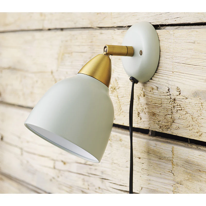 Urban Short Hellgrün leselampe Von Superliving - Ideal f&uuml;r Schlafzimmer, Wohnzimmer oder Leseecke &ndash; Urban Short ist eine flexible und zeitlose Beleuchtungsl&ouml;sung, die den Stil jedes Raumes unterstreicht!