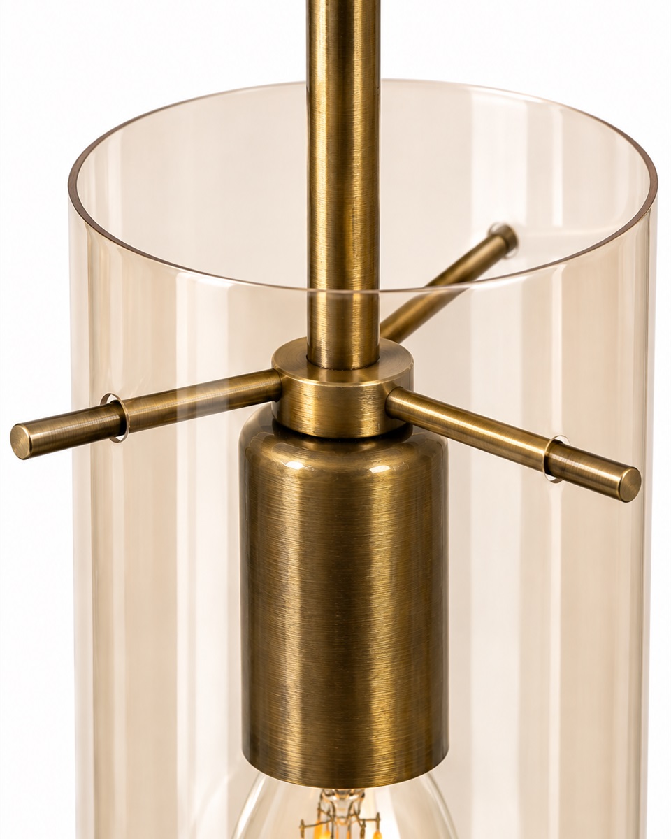 Cilinda Ø7 Messing/Bernstein fensterlampe Von Nordic Lighting - Cilinda ist eine zeitlose Fensterleuchte mit elegantem Design.