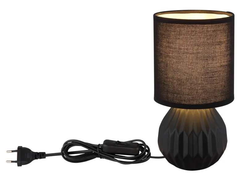 Sylas 23cm Schwarz tischlampe Von Globo Lighting - Den rundade keramiska basen i elegant svart och den matchande cylindriska textilsk&auml;rmen skapar en harmonisk och modern estetik.