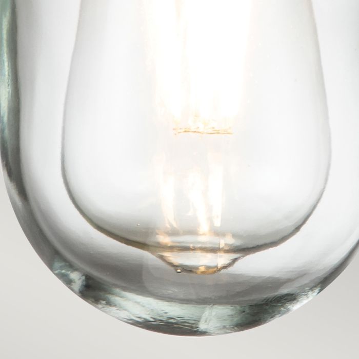 Porto 18cm Grau außenlampe Von Elstead Lighting - Tillverkad av rostfritt st&aring;l i gr&aring; finish och glas, erbjuder den en robust och v&auml;dert&aring;lig konstruktion som &auml;r idealisk f&ouml;r fasader, entr&eacute;er och uteplatser.