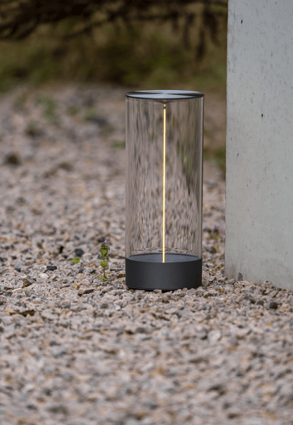 Edison 32cm Anthrazit tragbare Von Konstsmide - Edison ist mit dem mitgelieferten USB-Kabel in 6 Stunden vollständig aufgeladen und kann dann mit dem mitgelieferten USB-Kabel bis zu 9 Stunden leuchten.