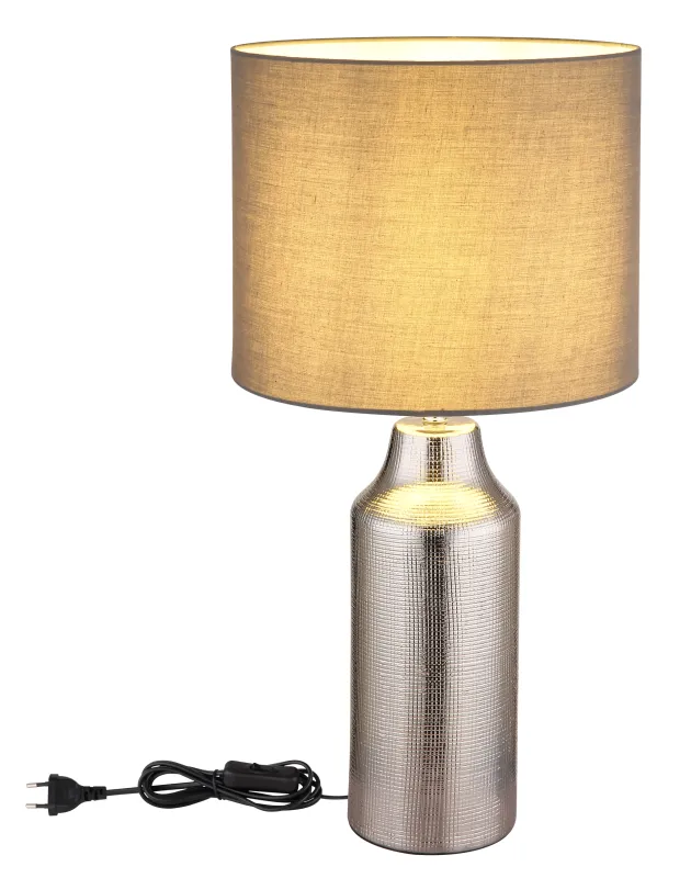 Elden 60cm Silber tischlampe Von Globo Lighting - Den silverf&auml;rgade keramiska basen i kombination med den gr&aring;a cylindriska textilsk&auml;rmen skapar en sofistikerad kontrast och blir en stilfull inredningsdetalj.
