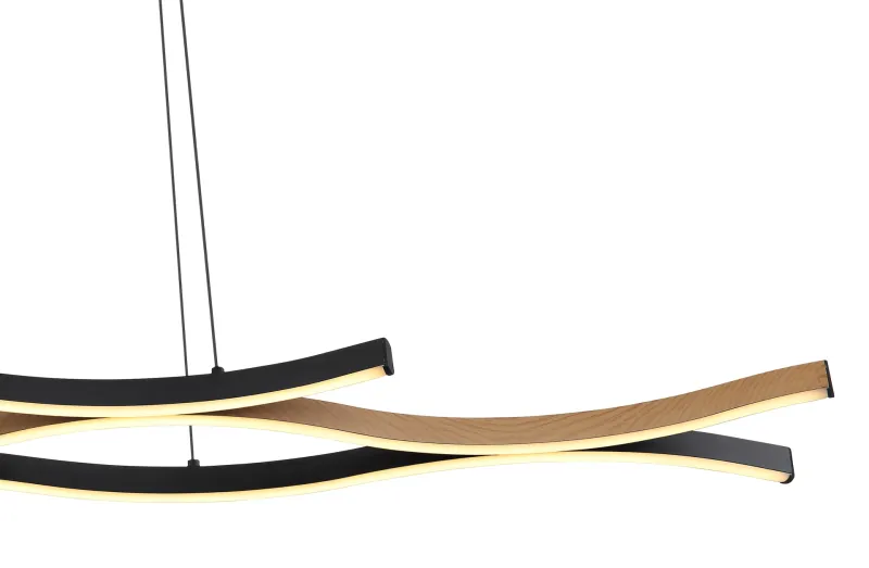 Geronimo 108cm Natur hängelampe Von Globo Lighting - Den mattsvarta metall- och aluminiumstommen, kompletterad med tr&auml;liknande dekorationer och en opalf&auml;rgad plastsk&auml;rm, ger en stilren och harmonisk estetik.