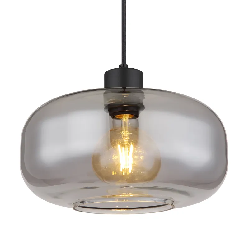 Giuseppe Ø28 Rauchfarben hängelampe Von Globo Lighting - Lampan &auml;r tillverkad av svart metall och har en vackert formad r&ouml;kf&auml;rgad glassk&auml;rm.