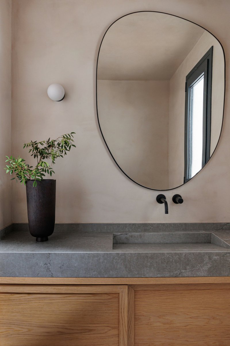 Ping Ø10 Weiß badezimmerlampe Von Faro Barcelona - Ping ist eine vielseitige wei&szlig;e Wandleuchte mit IP44-Schutzart und eignet sich daher ideal f&uuml;r Badezimmer.